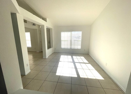 1061 Sw Coleman Avenue - Photo 1