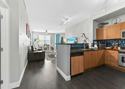 804 E Windward Way - Photo 1