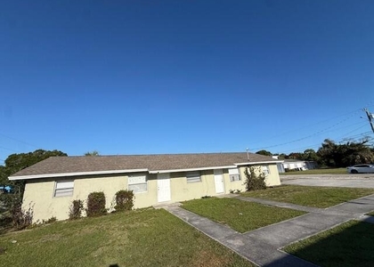 1205 Ave K - Photo 1