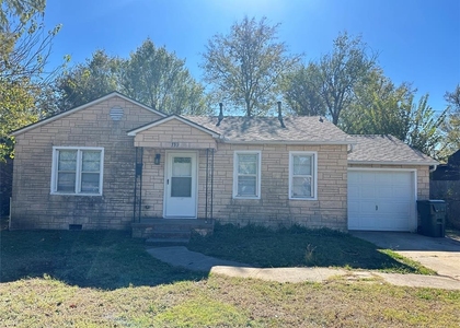 110 E Dale Street - Photo 1