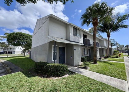 704 Riverside Drive - Photo 1