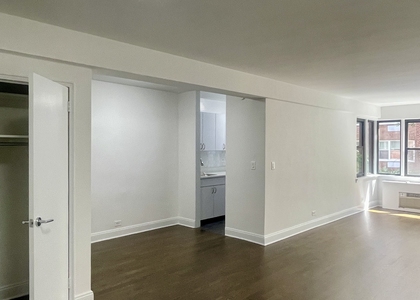 20 Beekman Place, 3F - Photo 1