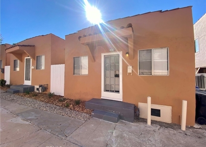 1036 W 15th - Photo 1