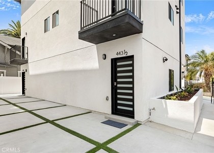 443 N Harvard Boulevard - Photo 1