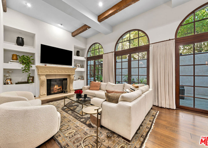 11937 W Sunset Boulevard - Photo 1