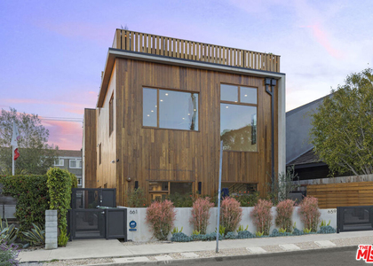 661 Broadway Street - Photo 1