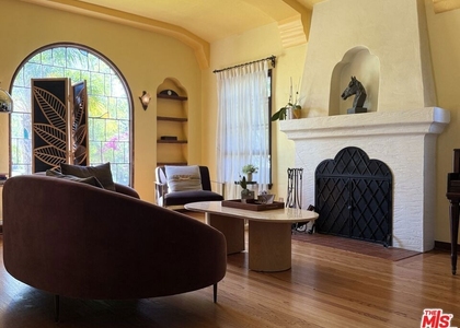 923 Alma Street - Photo 1