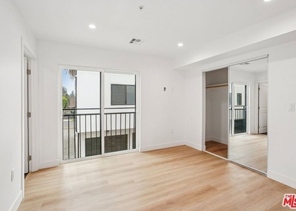 312 N Coronado Street - Photo 1