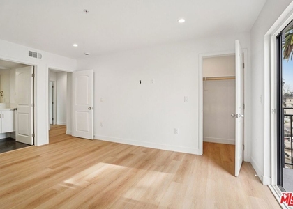 312 N Coronado Street - Photo 1