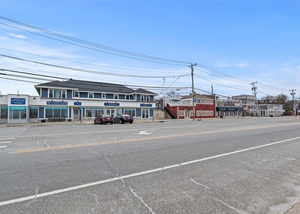 14 Bayville Avenue - Photo 1