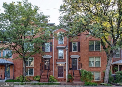 1427 Oronoco Street - Photo 1
