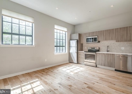 412 S 13th Street - Photo 1