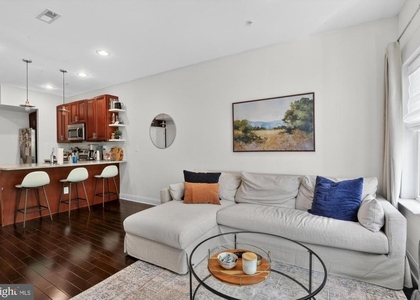 2115 Carpenter Street - Photo 1