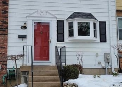 423 N Mount Vernon Circle - Photo 1