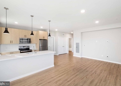 400 E Oak Avenue - Photo 1