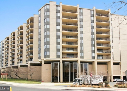 4242 East-west Highway - Photo 1