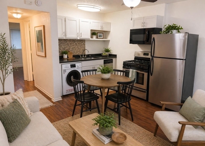 2401 Manor Rd - Photo 1