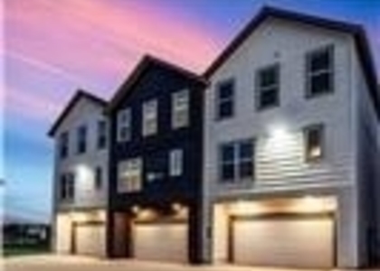 1000 Fort Worth Ave - Photo 1