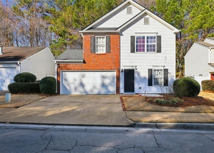205 Oak Grove - Photo 1
