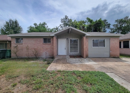 3121 Proswimmer Street - Photo 1