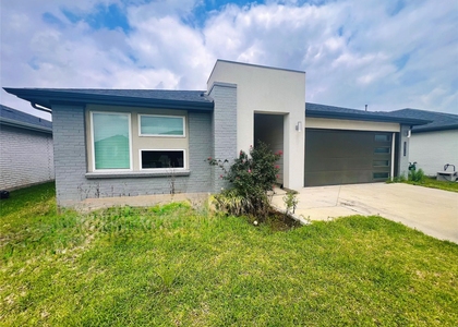28926 Yukon River Court - Photo 1