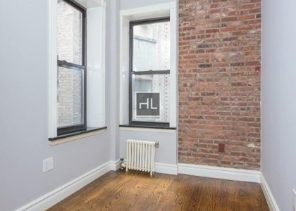 Avenue B - Photo 1