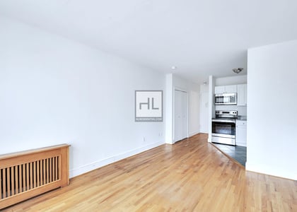 Second Avenue - Photo 1