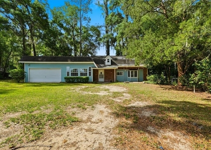 2270 Se 34th Street - Photo 1