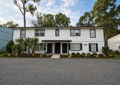 6104 Sw 12th Place - Photo 1