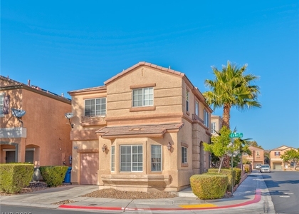 9926 Star Lake Avenue - Photo 1