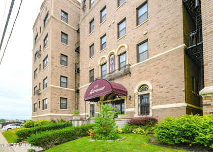 1700 Webb Street - Photo 1