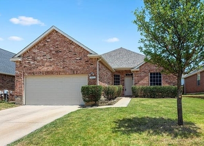 9612 Anns Way - Photo 1