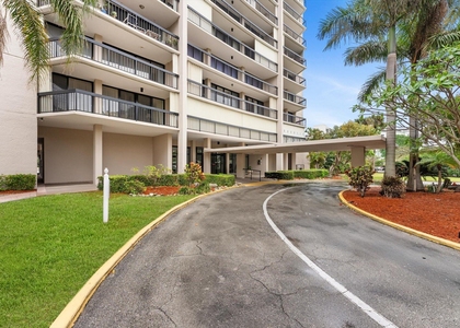 2425 Presidential Way - Photo 1