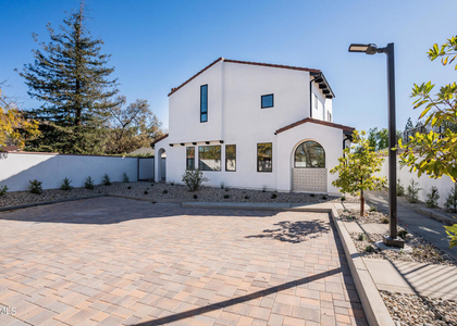 136 N Oakview Drive - Photo 1
