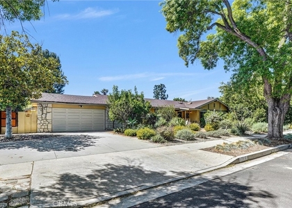 17512 Gledhill Street - Photo 1