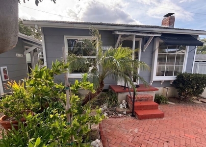 417 Poplar - Photo 1