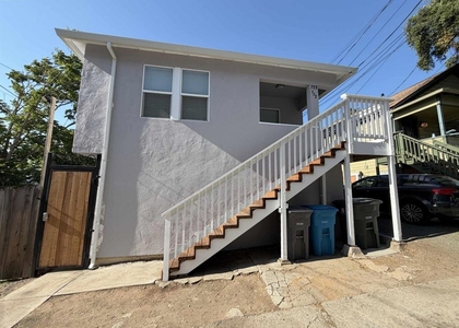 723 Florida St - Photo 1