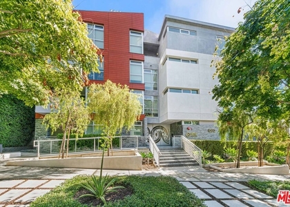 1232 N Kings Road - Photo 1