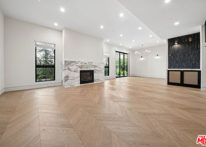 652 Huntley Drive - Photo 1
