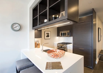 555 10th Avenue - Photo 1