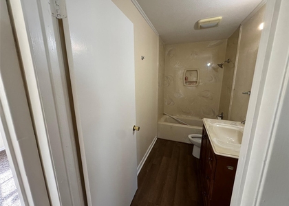 909 14th Avenue N - Photo 1