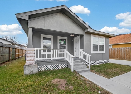 4309 Beggs Street - Photo 1
