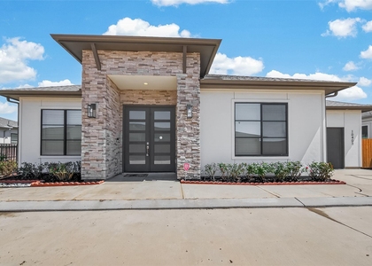 10403 Anchorage Passage - Photo 1