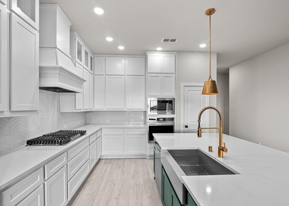 139 Amaranth Way - Photo 1