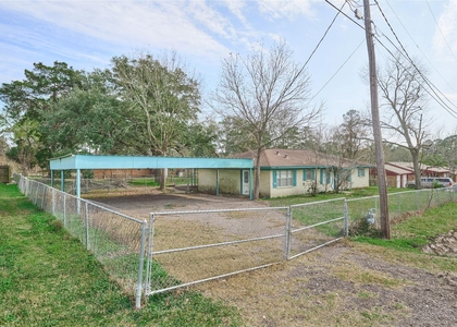 203 Paul Knox Street - Photo 1