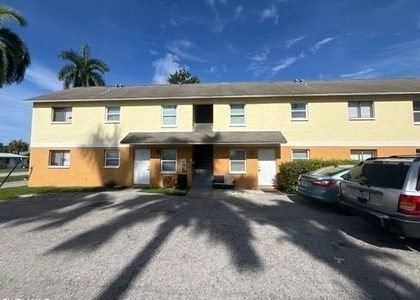 1927 Hill Avenue - Photo 1