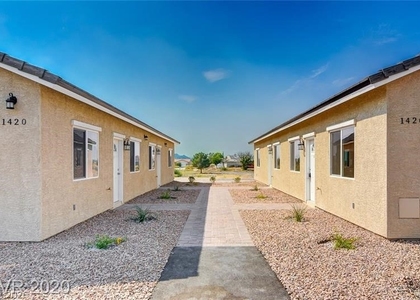 1420 Ogallala Street - Photo 1