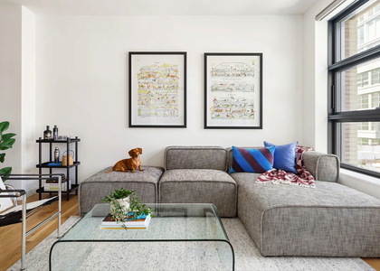 547 west - Photo 1