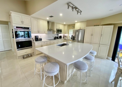 1127 E Seminole Avenue - Photo 1