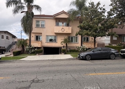 631 E Magnolia - Photo 1